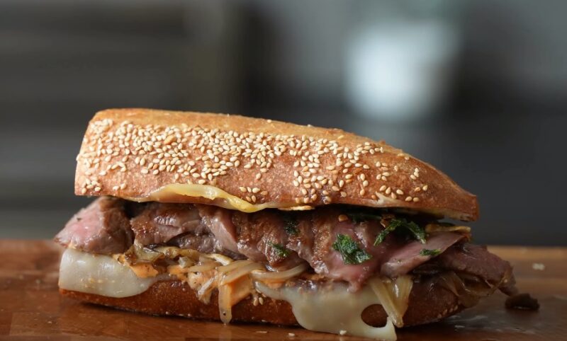 Phiily Cheesesteak with Garlic Bread How to